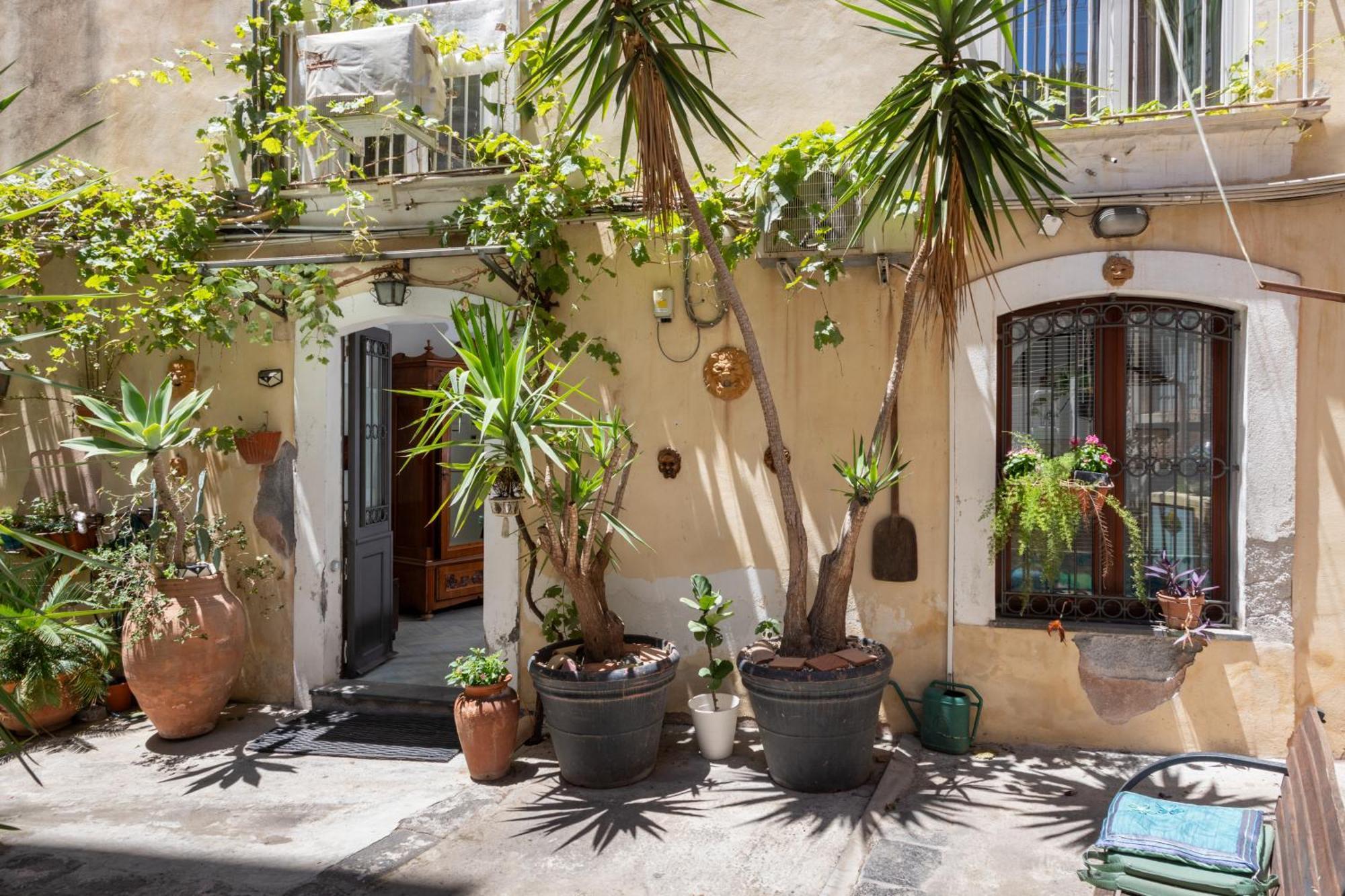 Villa Cortile San Michele Aeroporto di Catania Fontana Rossa Esterno foto